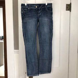 Maurices 5/6 Short Medium wash, mid rise jeans